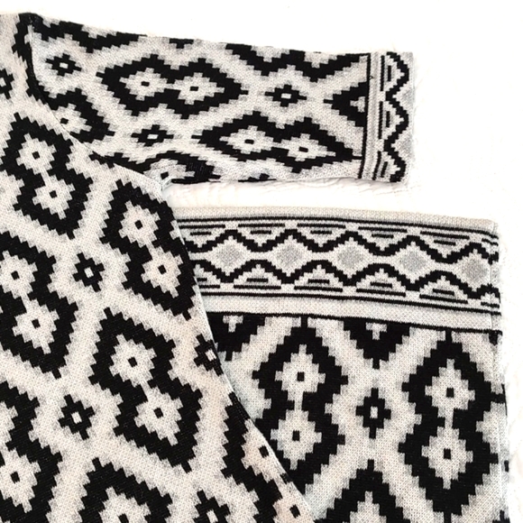 Versoma Womans Blk & Wht Graphic Fitted Midi Sweater Dress/Size S - Picture 11 of 11